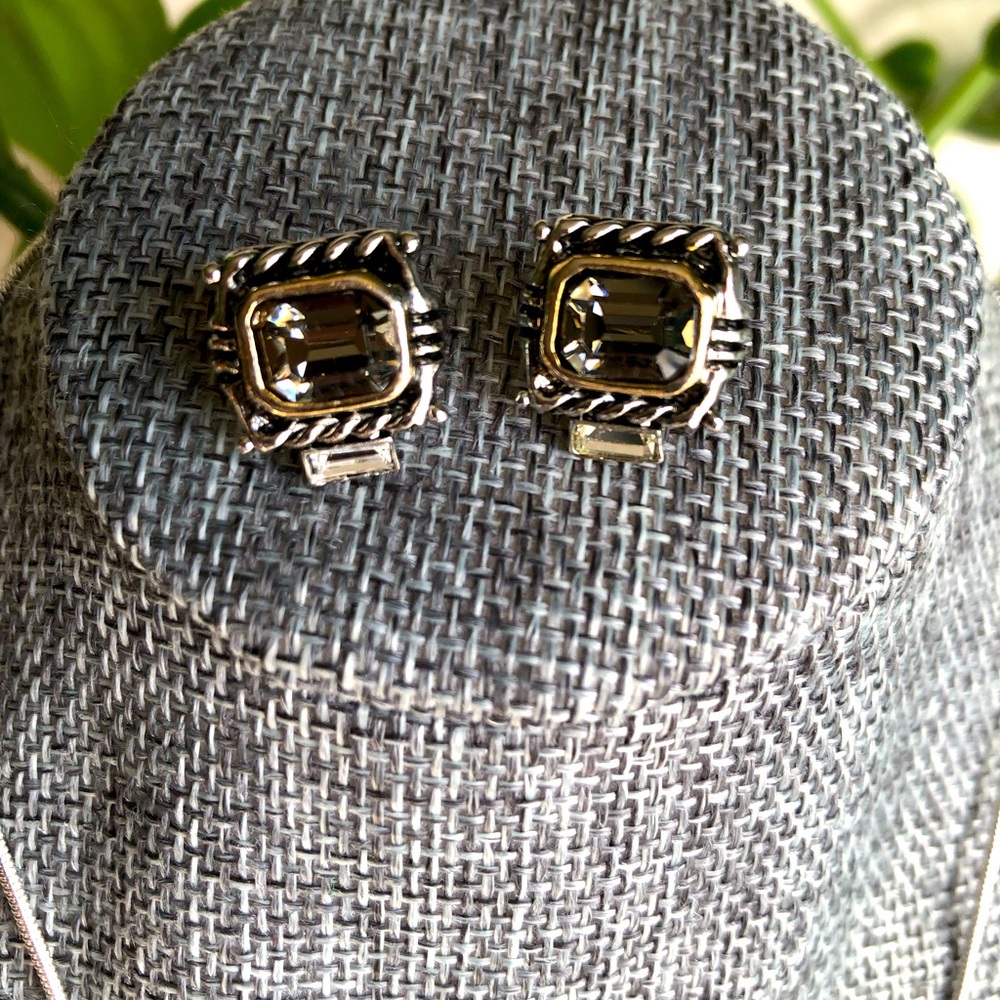 Silver toned necklace and earring set - Picture 3 of 5